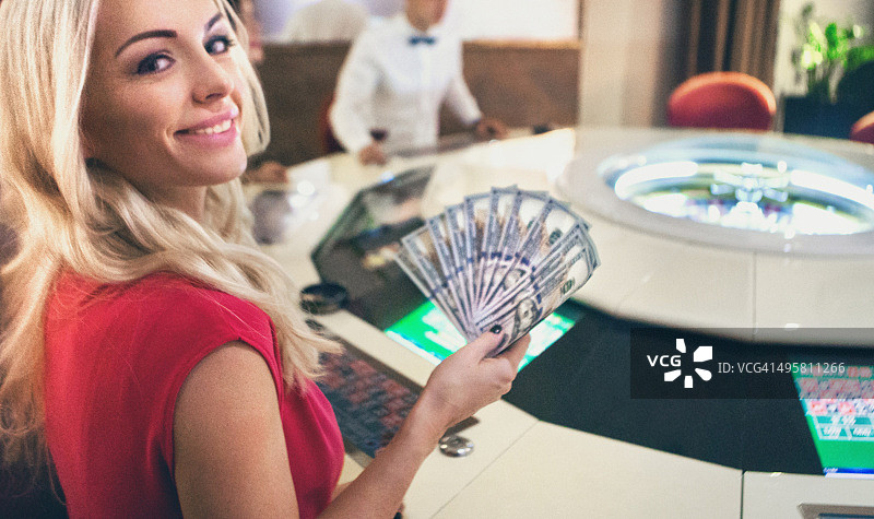 玩轮盘游戏图片素材