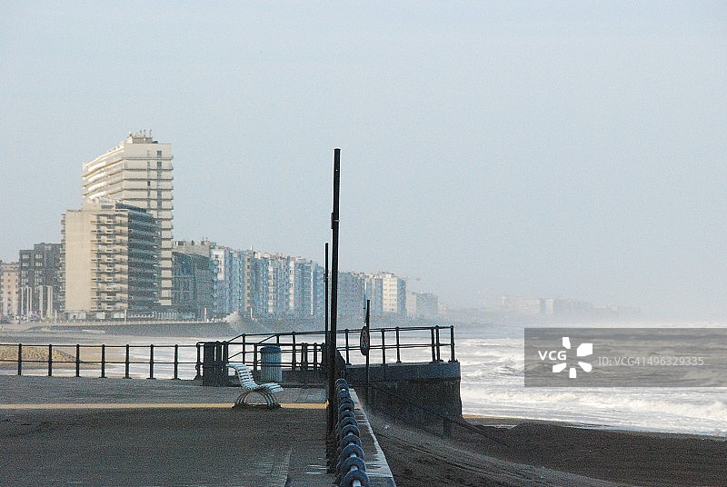 暴风雨天的奥斯坦德图片素材