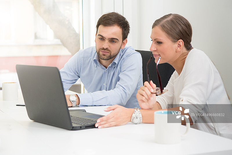 协调他们的项目图片素材