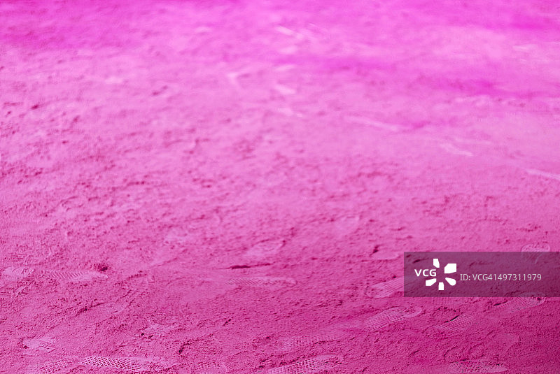 彩色跑道上的粉色染料图片素材