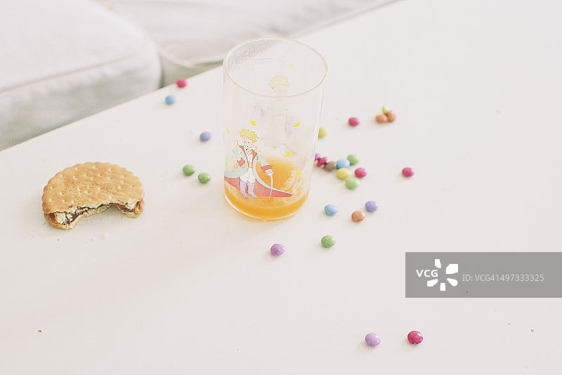 儿童糖果与果汁图片素材