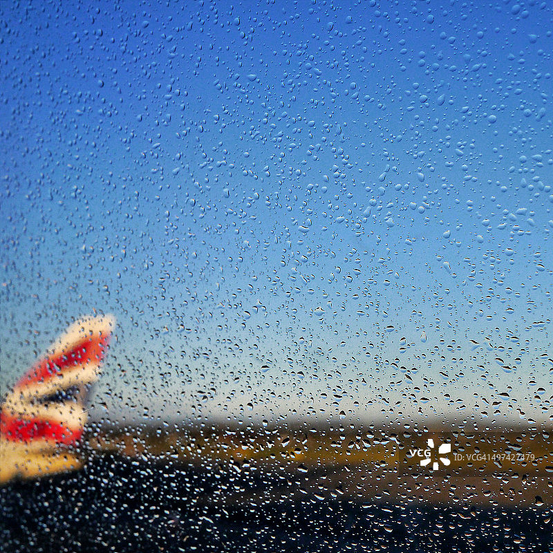 英国机场的雨景图片素材