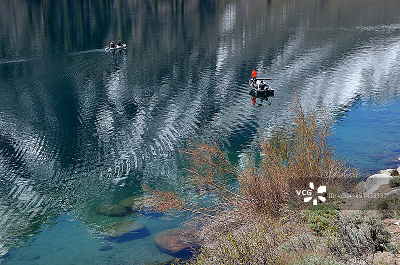 康维克特湖上的渔民图片素材