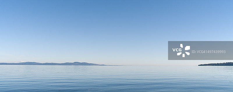 科尔多瓦湾的秋日阳光图片素材