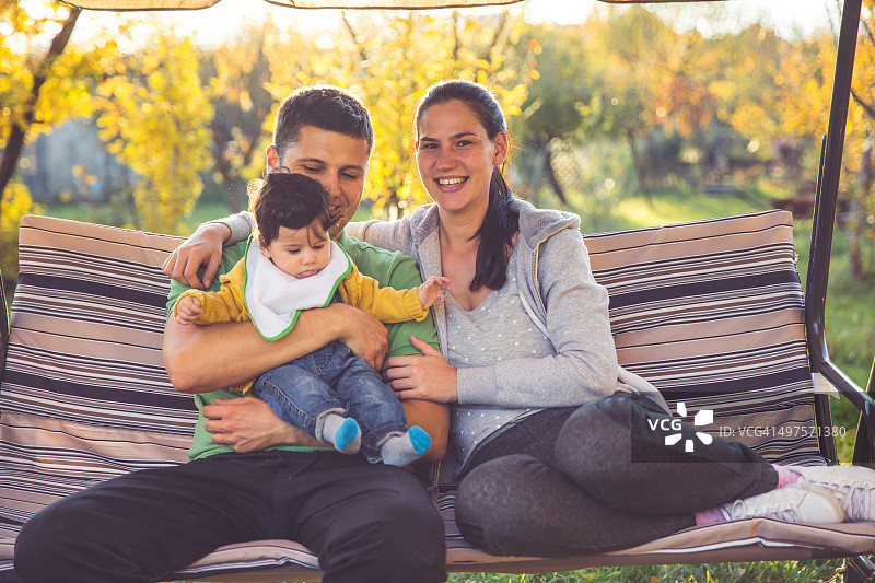 年轻家庭图片素材