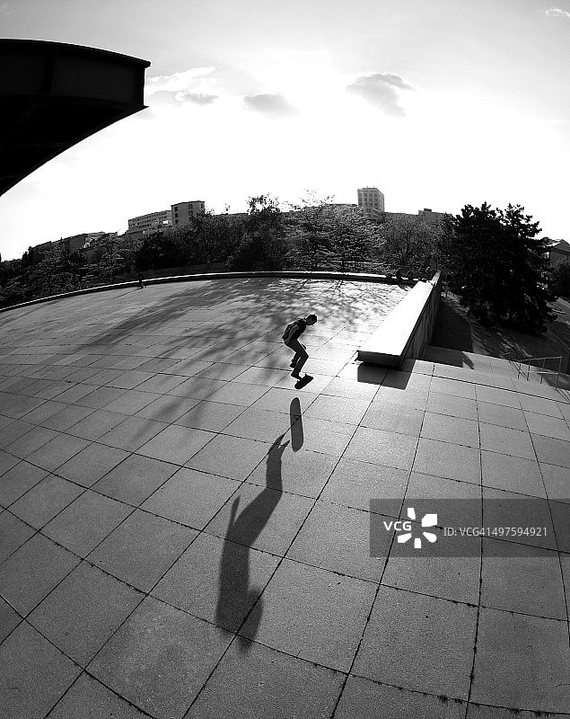 日落下踢翻图片素材