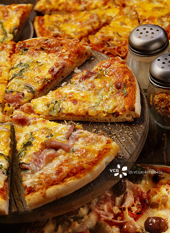 菠菜意式火腿披萨图片素材