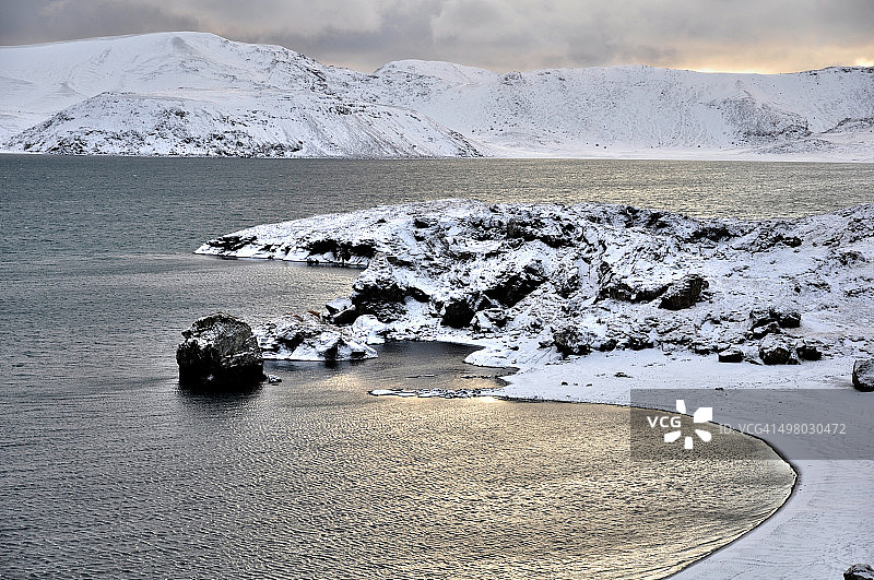 克莱瓦湖：冰岛雷克雅内斯半岛上最大的湖泊图片素材