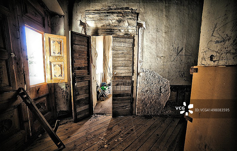 墨西哥奇瓦瓦州的废弃豪宅图片素材