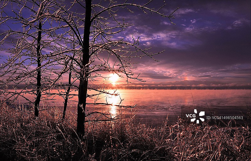 拥抱温暖图片素材