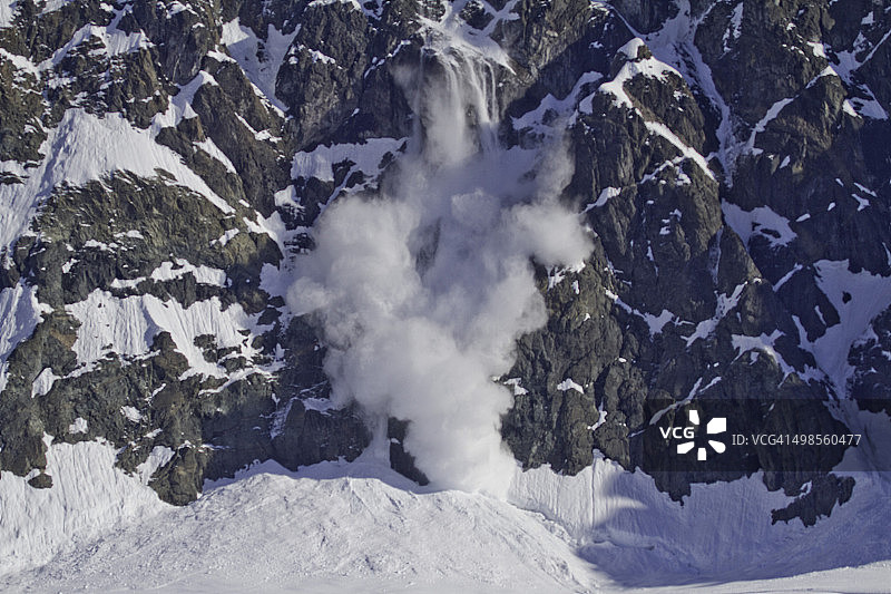 内科港的雪崩景象图片素材