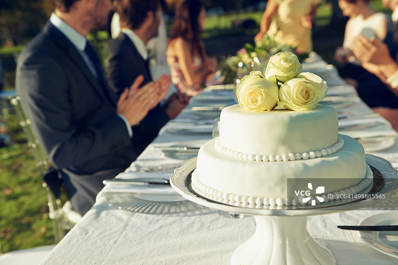 蛋糕让一切更美好图片素材