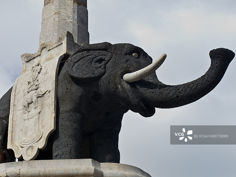 城市象征：U Liotru喷泉图片素材