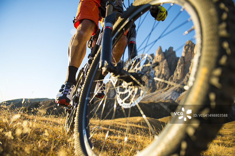 新款山地自行车拍摄图片素材