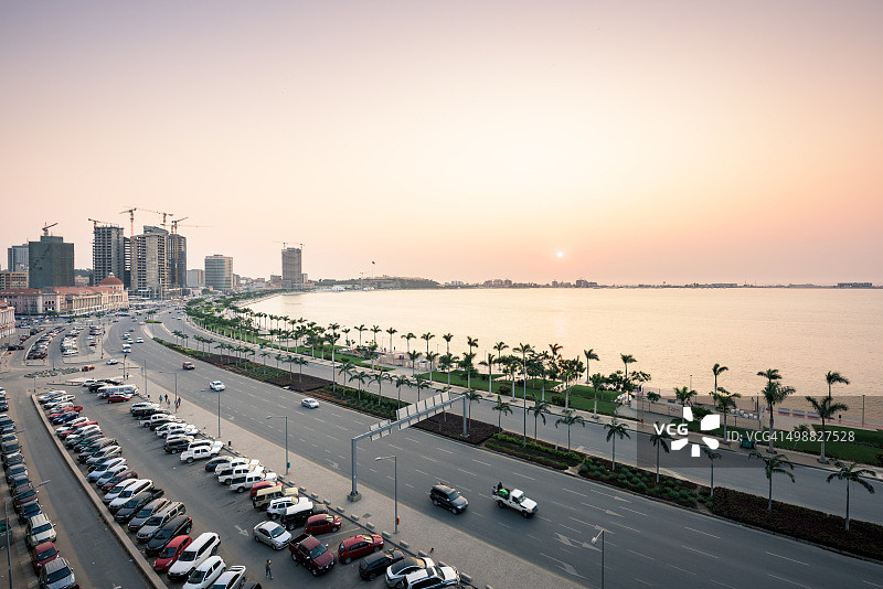 罗安达湾和二月四日大道图片素材