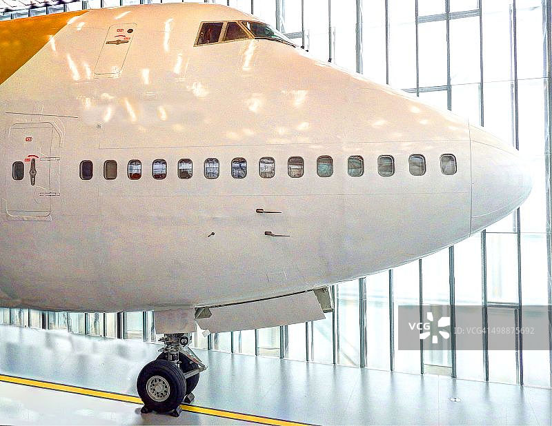 航线客机机头图片素材