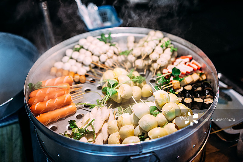 泰国曼谷街头小吃串串锅图片素材