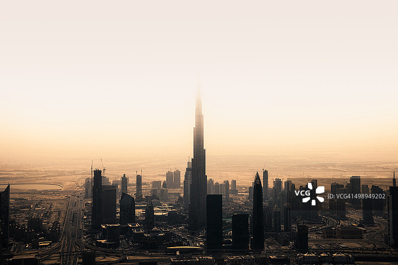 迪拜市中心摩天大楼和办公楼图片素材