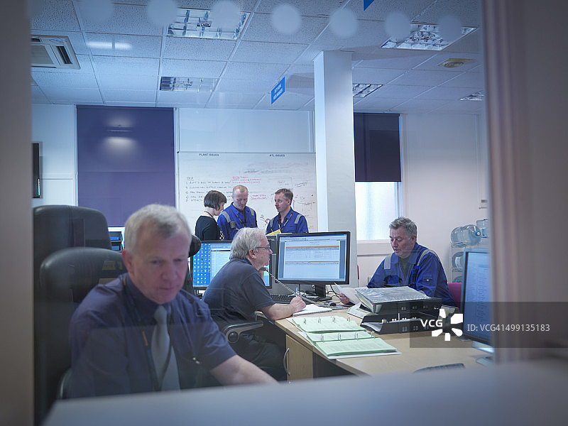 核电站办公室会议图片素材
