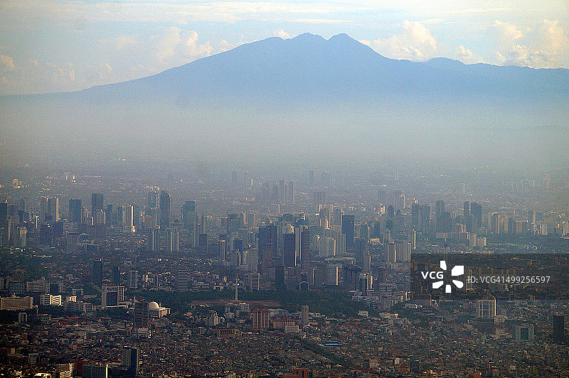 高耸的火山图片素材
