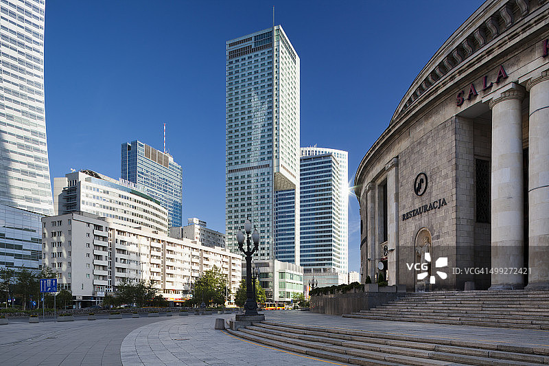 华沙高层建筑和国会大厦图片素材