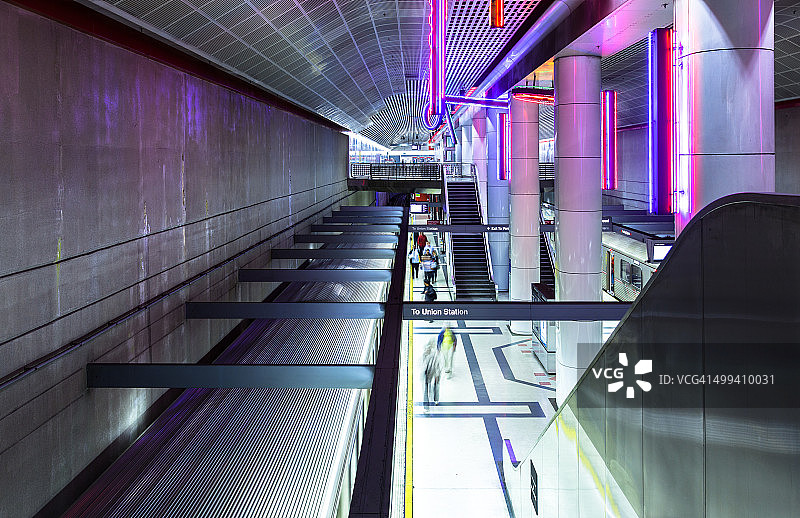 珀欣广场的乘客图片素材