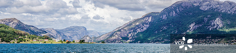 挪威峡湾入口全景图片素材