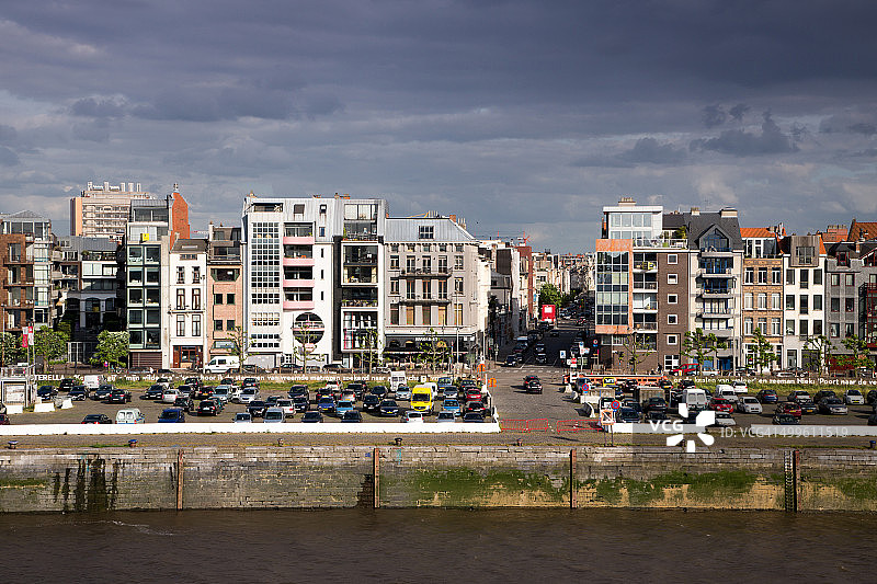 斯海尔德河畔的豪华公寓图片素材