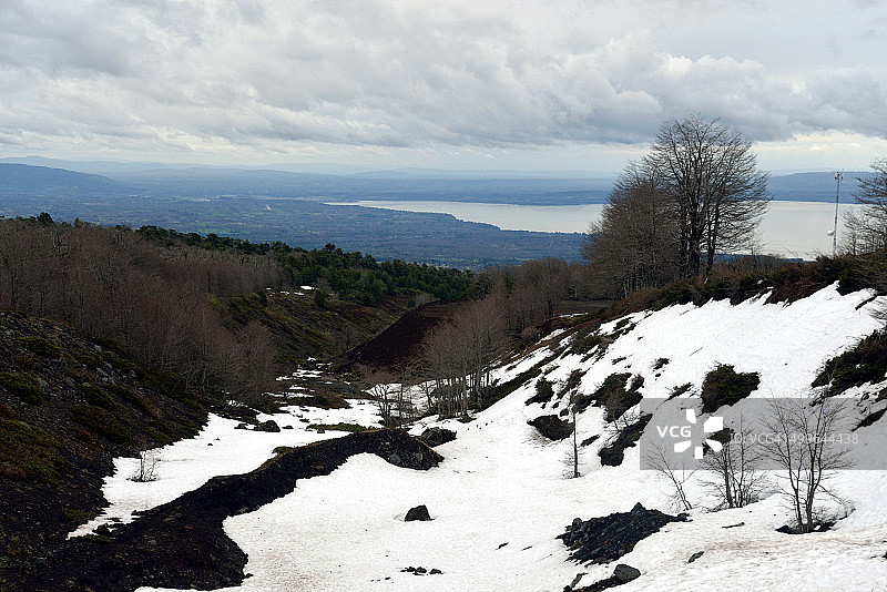比亚里卡火山表面图片素材