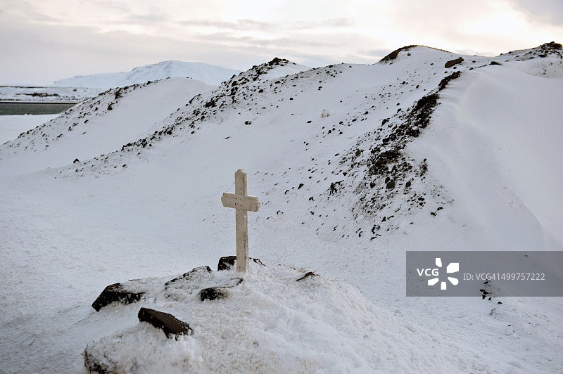 冰岛雷克雅未克附近的十字架图片素材