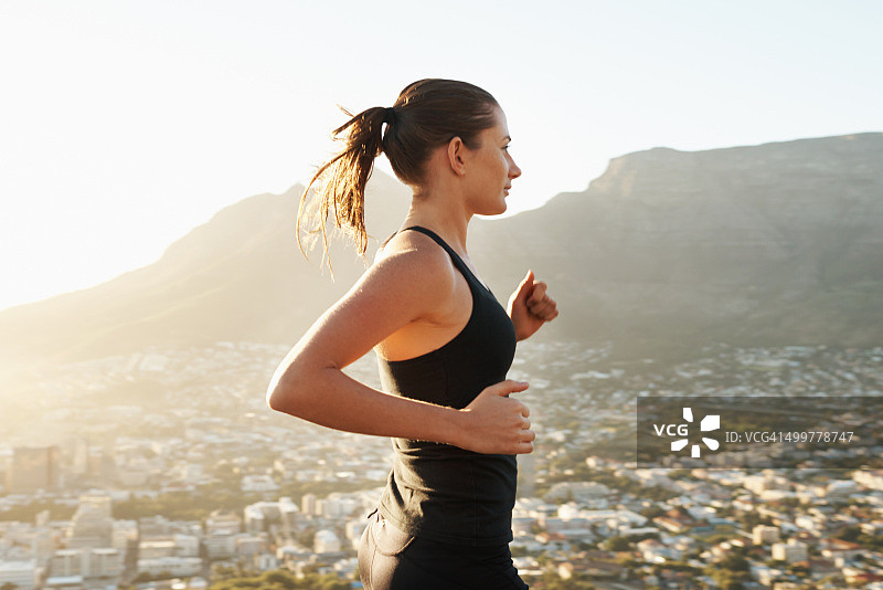 拂晓慢跑图片素材