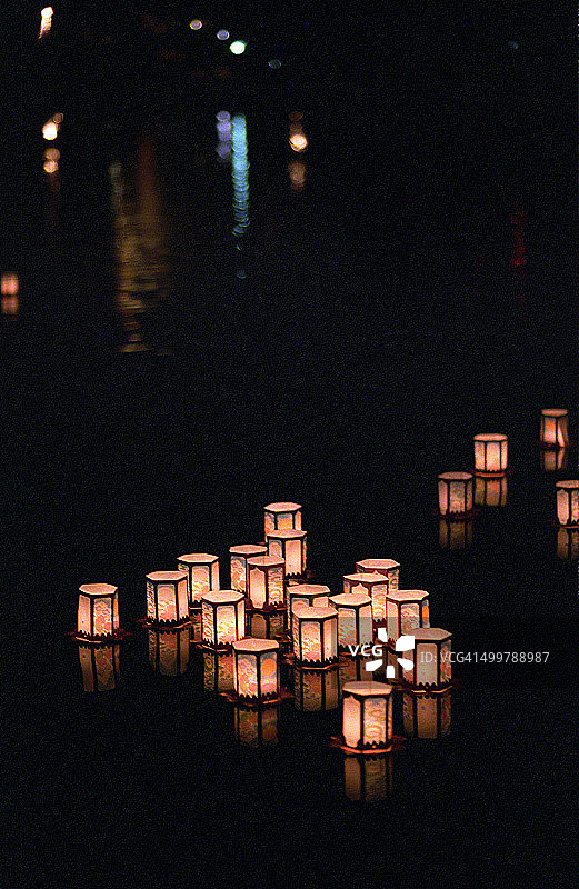 盂兰盆节水灯图片素材