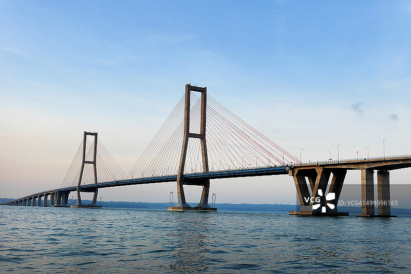 东爪哇苏拉马都大桥图片素材
