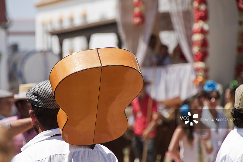 弹吉他的男人图片素材