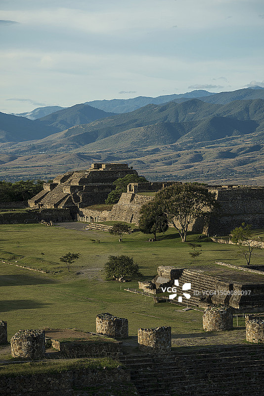 黎明时分墨西哥瓦哈卡蒙特阿尔班景色图片素材