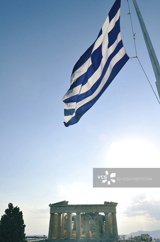 带有帕特农神庙背景的希腊国旗图片素材