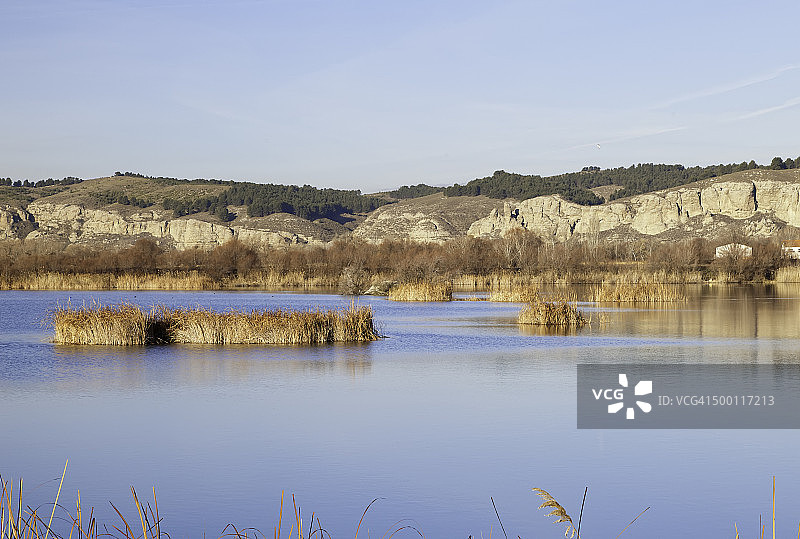 西班牙阿兰达德尔雷伊的湖泊图片素材