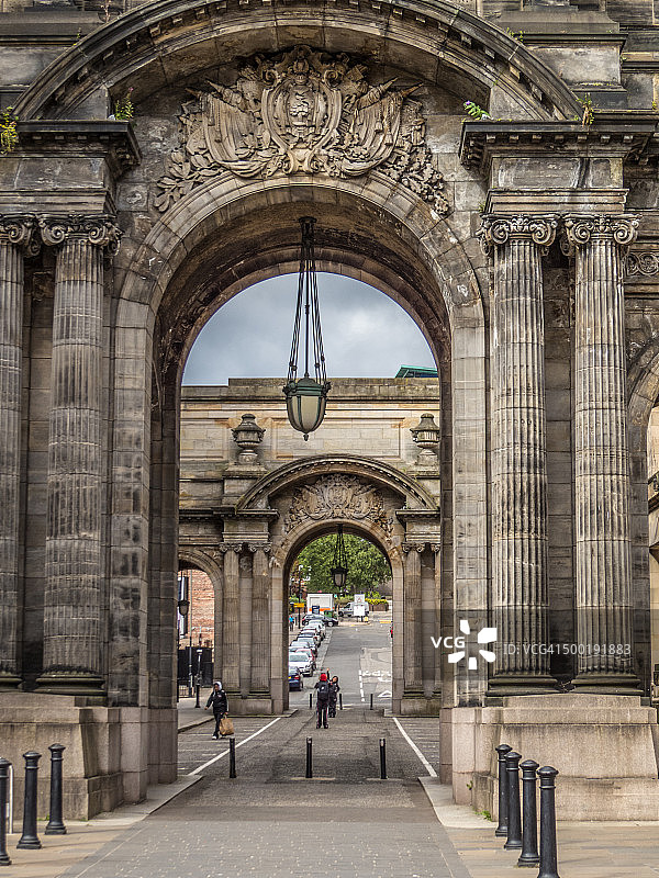 苏格兰格拉斯哥中央乔治广场的拱门图片素材