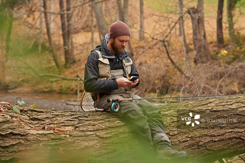 发短信给朋友图片素材