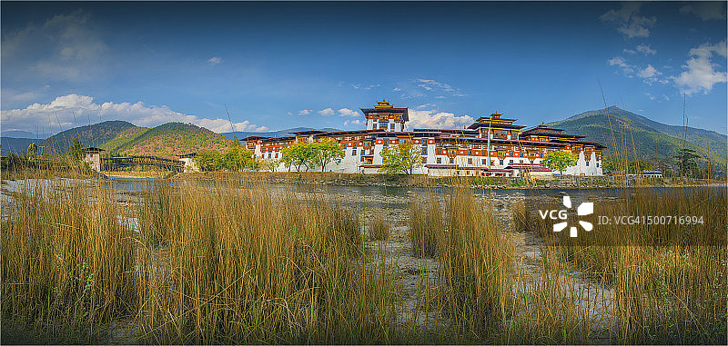 不丹中东部普纳卡宗景观图片素材