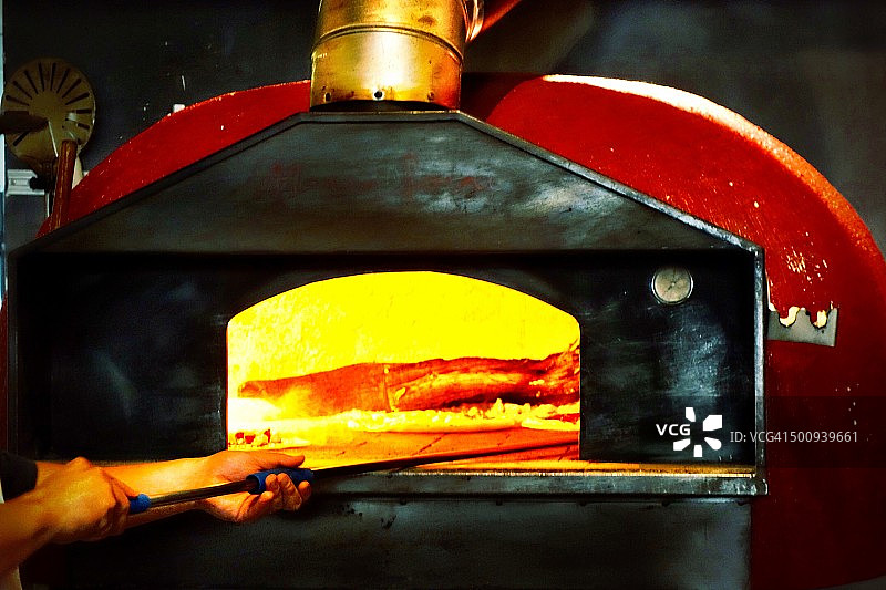 商用燃木披萨烤箱图片素材