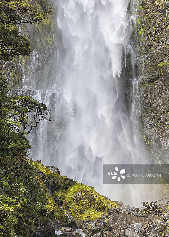 潘趣碗瀑布图片素材