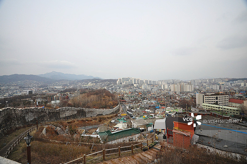 首尔骆山公园城市景观和首尔 крепость图片素材