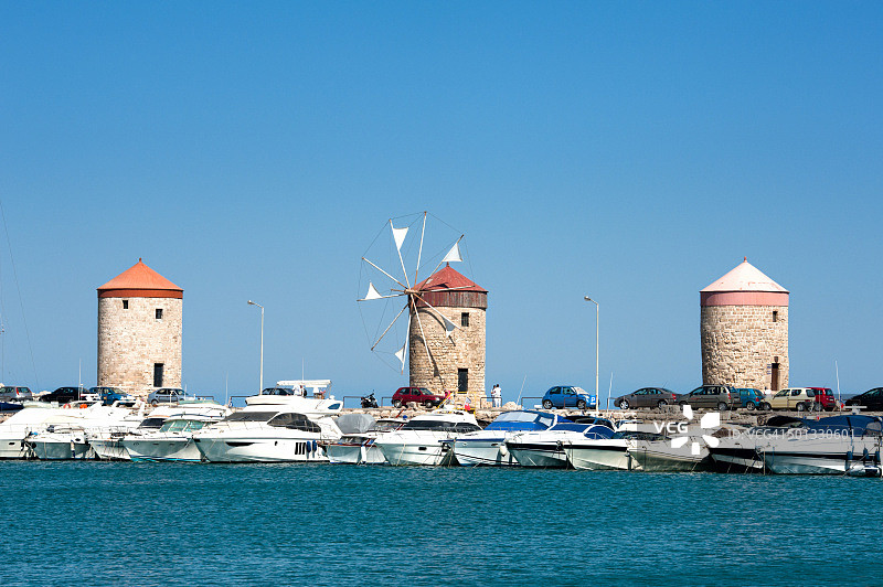 曼德拉基港的罗德斯风车图片素材