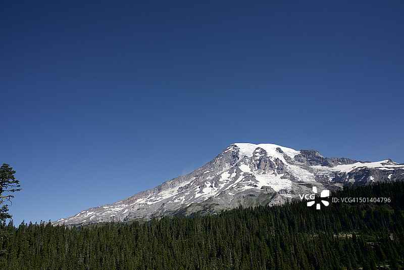 雷尼尔山广角图片素材