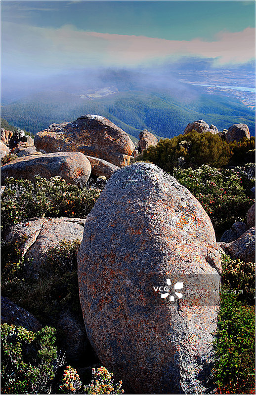 澳大利亚塔斯马尼亚霍巴特惠灵顿山的巨石图片素材