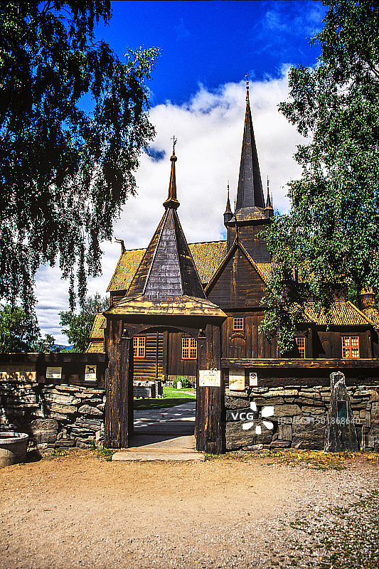 挪威利勒哈默尔的加尔莫木板教堂图片素材