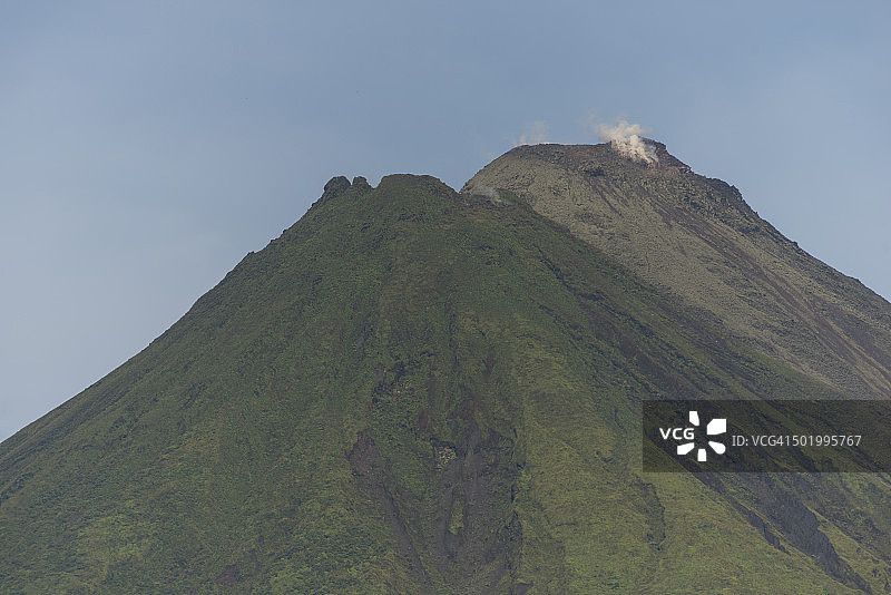 阿雷纳火山峰图片素材