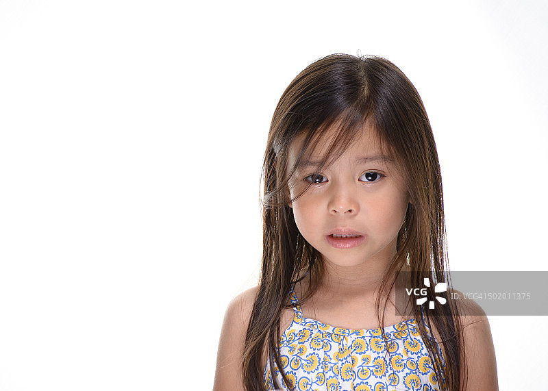 哭泣的小女孩肖像图片素材