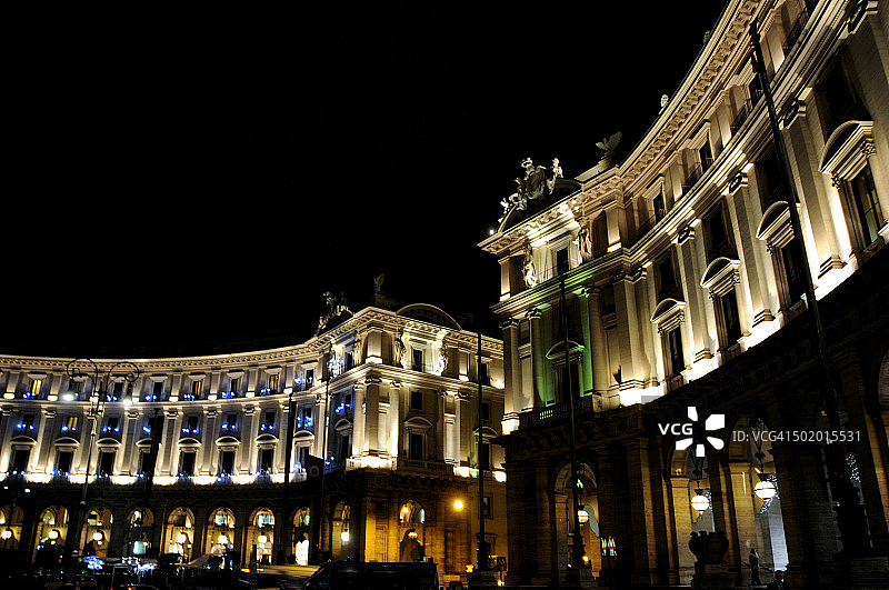 夜晚的共和国广场图片素材
